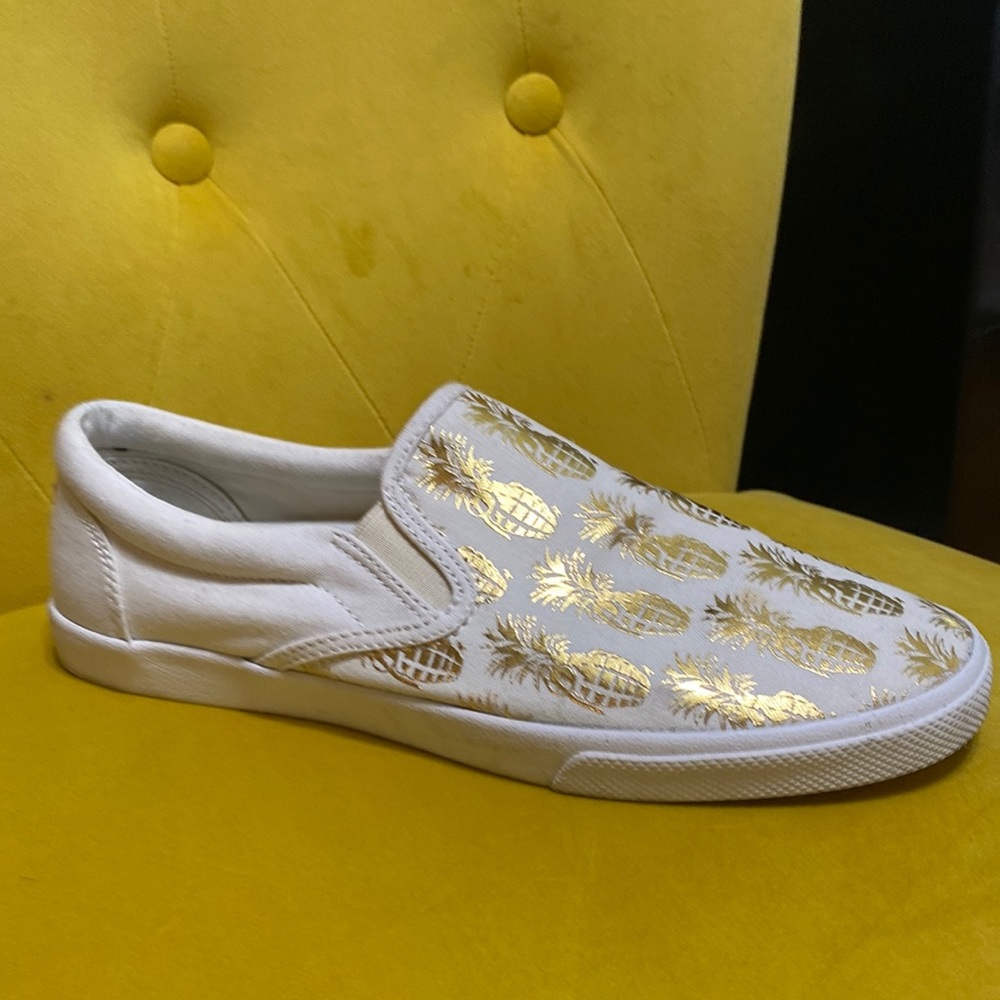 Bucket feet slip on pineapple sneaker